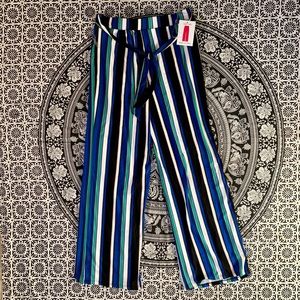 NWT! 🦋Striped wide leg stretch pants!